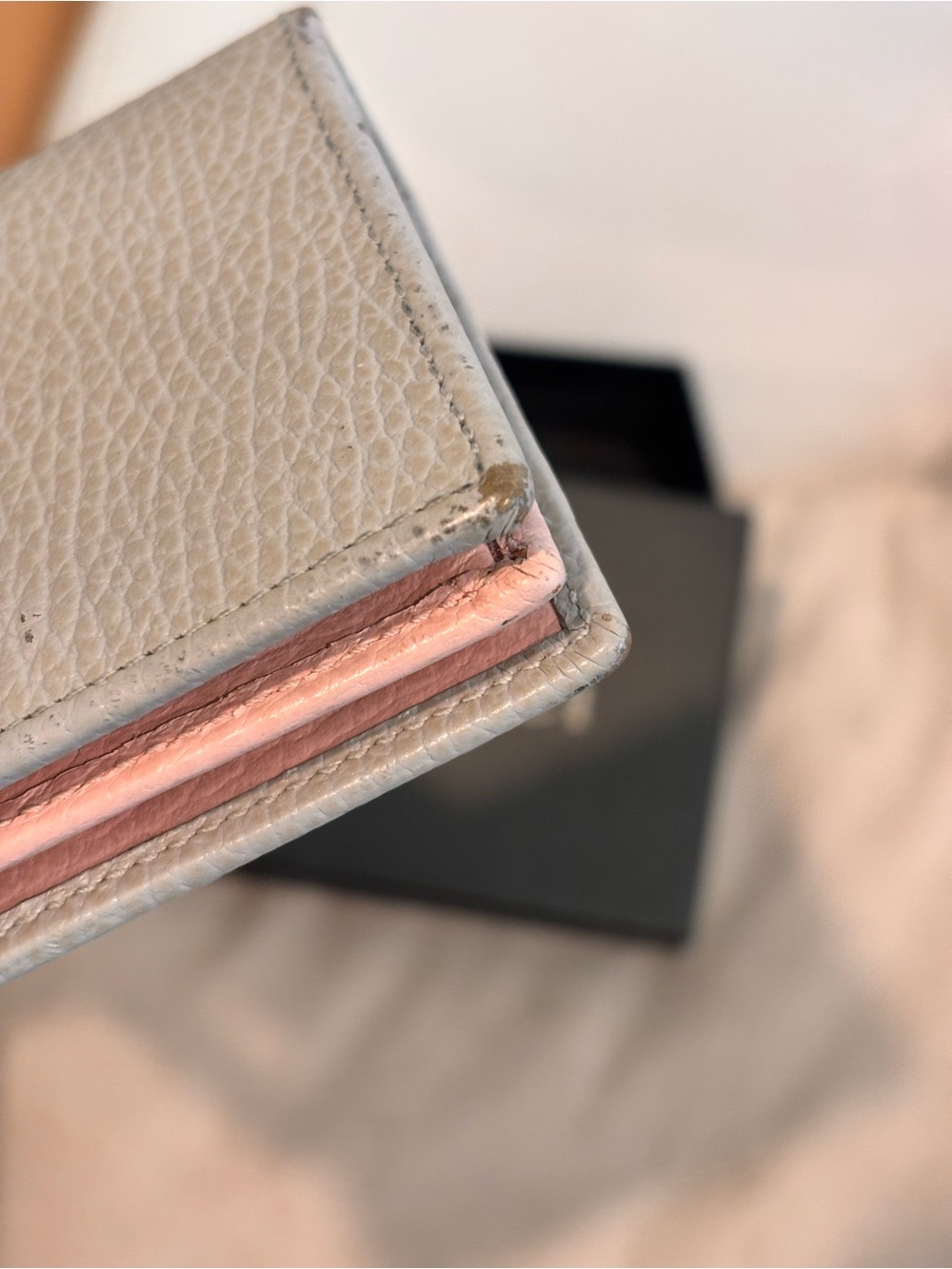 GUCCI GG Marmont Light Gray Pebbled Leather Compact Wallet W/ Box - Picture 7 of 16
